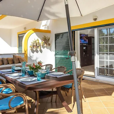 Decor N' Cozy Place For Families And Friends